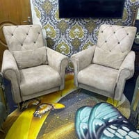 تخم 8 مقاعد تكمه بلوك اسود نضيف بدون اي ضرر ب 190 قفله 07765628713