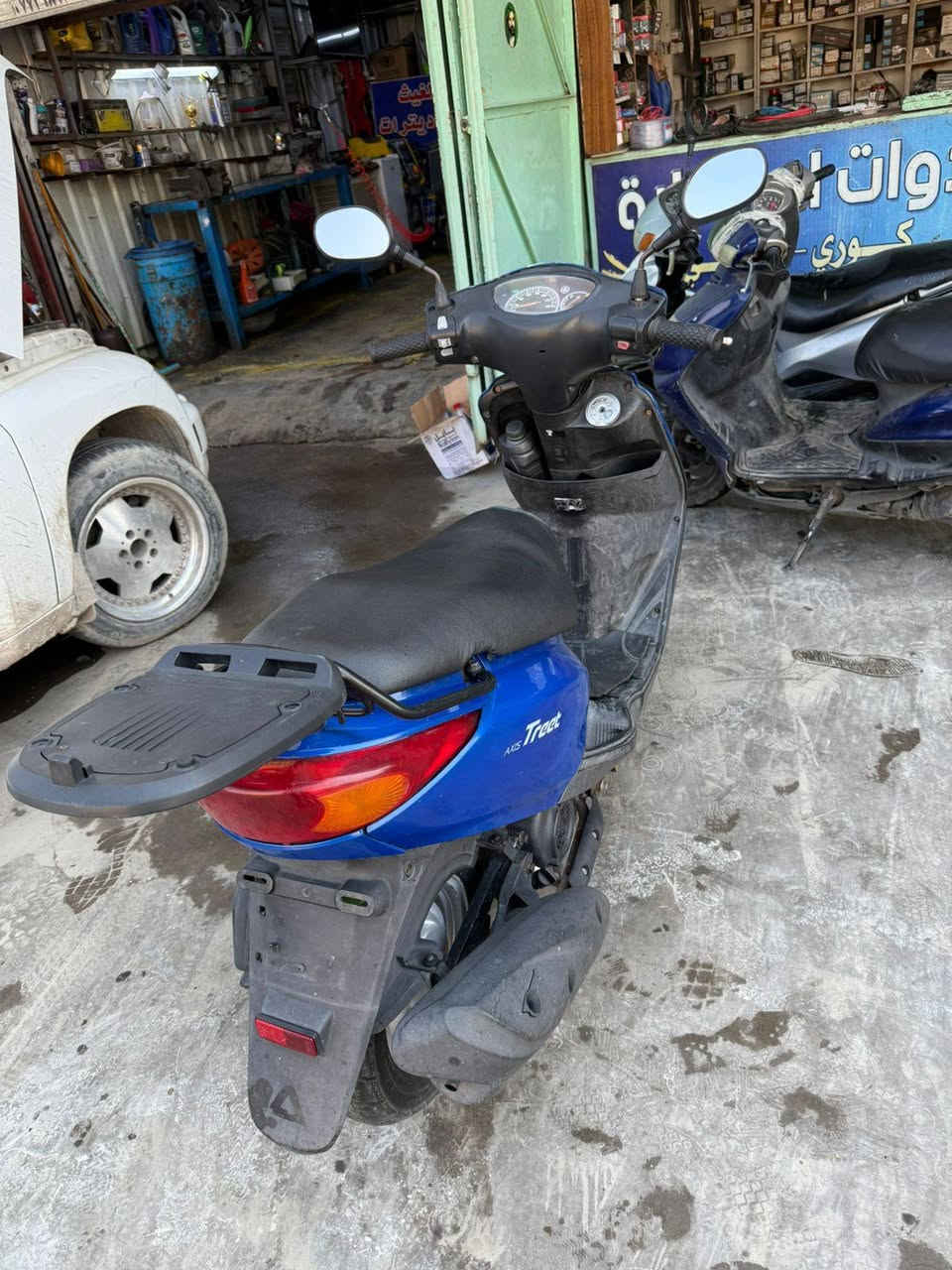 السلام عليكم ورحمة الله وبركاته
دراجة اكزز للبيع نظيفة بشكل مااعرف كفرات أصلية او تجارية 900الف وبيه مجال قليل للاستفسار الاتصال على الرقم ***********
