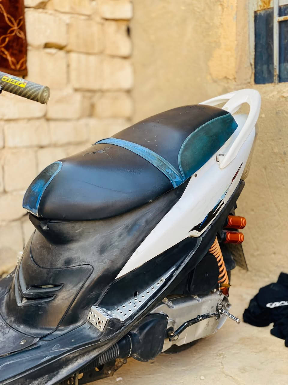 سلام عليكم ماكس عدله ياباني للبيع فول نضافه نكره سلف لايت زنون سكنات شغاله اشاير بك لايت مزوده 55 شلعه ومعدل خير من الله السعر 500 بيه مجال مكان حي نصر *********** الاستفسار
