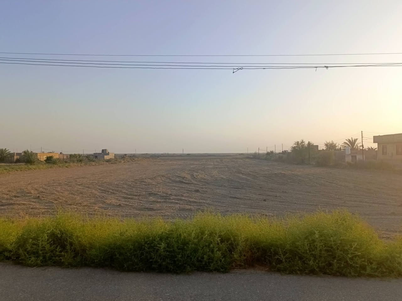 السلام عليكم 
ارض للبيع المساحه عشره دونم مكانهه المصيفي ع شط صالحه الزراعه كلهه متوفره جميع الخدمات مدارس كهرباء مركز صحي  محطه ماي تبليط عليهه مباشر
***********
