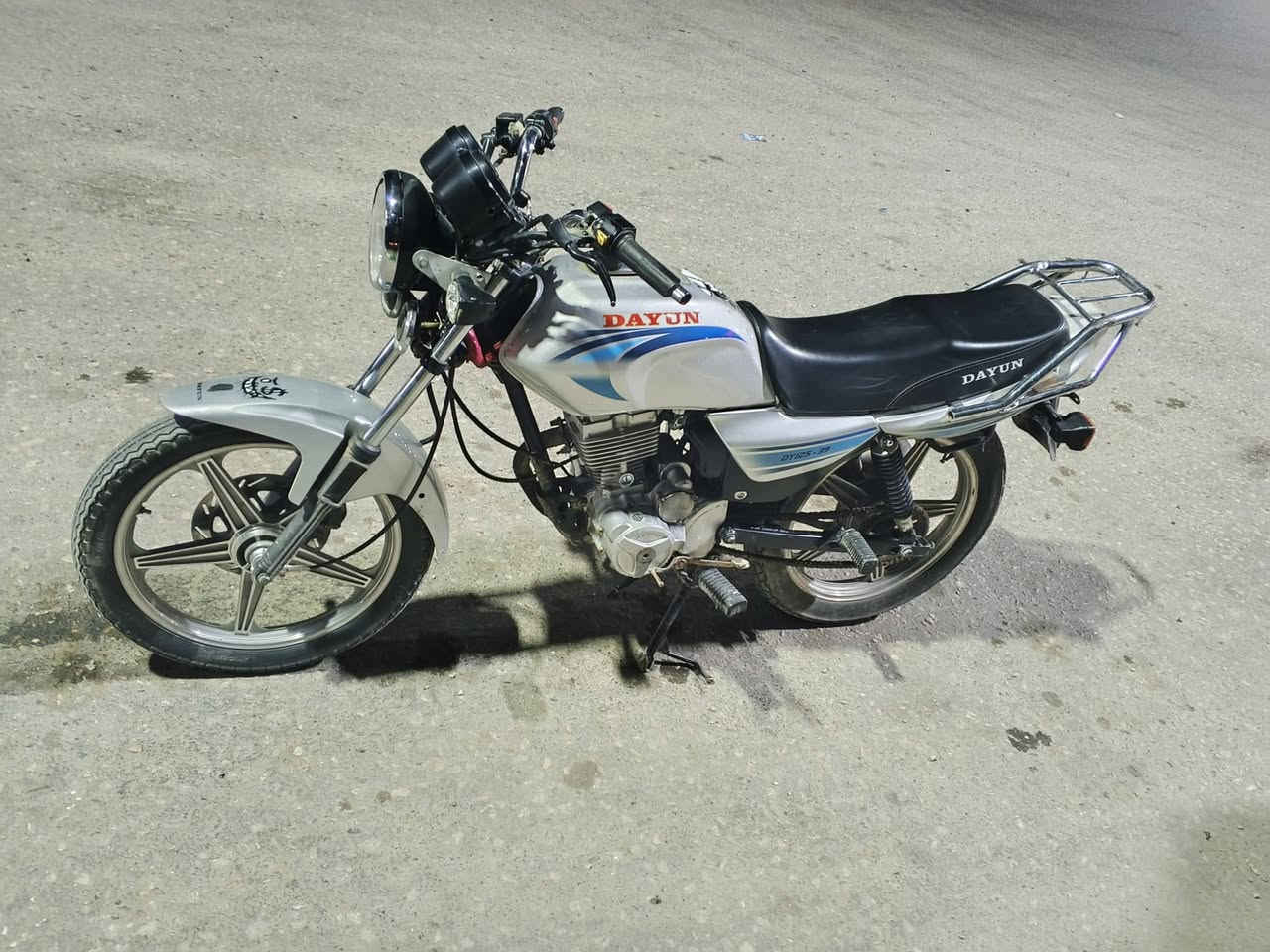 السلام عليكم دايوان عضم موديل 2018 اوراق اصولي
الدراجه كامله من كهربائيات وسلف وهندر كله شغال 
السعر 600 وبيها مجال بسيط الشراي يجي خاص 
العنوان بابل الإسكندرية


**إذا كنت صاحب هذا الإعلان وتريد حذفه لأي سبب، رجاءا أرسل رسالة إلى الدعم الفني**