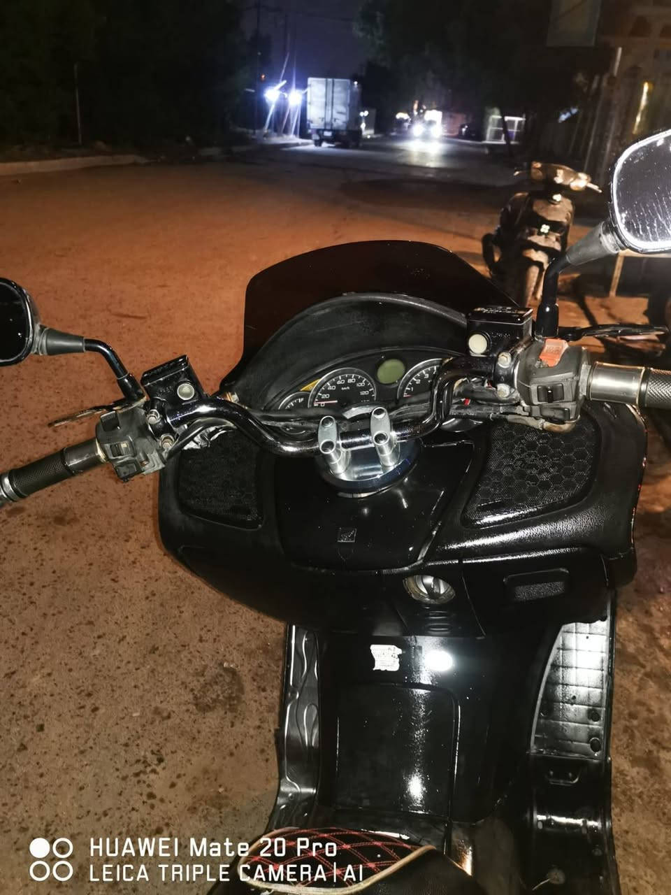 السلام عليكم
فورزه بصمه 08 دراجه حلوة و نضيفه شلعه و معدل دراجه تخبل مالجنايه  اني مكلف بالنشر 
هذا رقم صاحب الدراجه 
***********
