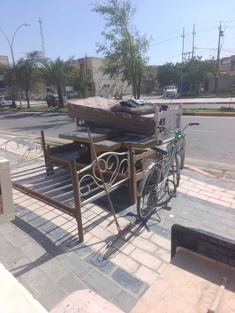 يا الله تم وصول غراض مستعملة يم معرض ومزاد علي زاخو العنوان بغداد كفاءات الصحة مقابيل حسينيه ابو تراب رقمي *********** الاسعار خاص اتصل سهلة
