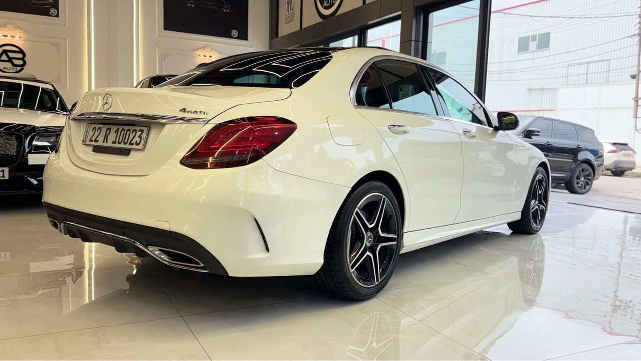 مرسدس C300 ___2020فول موصفات AMG_4matic.    بانورما  كشنات كهرب. رادار نقطت عمياء.  ويل AMG  ليتات لد شكل جديد.  شاشا كبير تحكمات لمس دبل ماوس   باقي موصفات معروفا.  سيارا  كلين تايتل لي اي ستفسر انتصل ع رقم *********** أربيل, العراق
