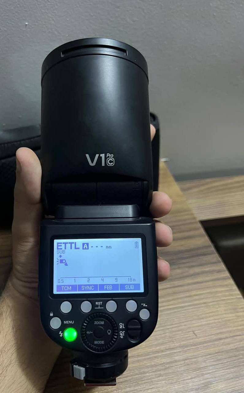 GODOX V1 PRO CANON
بعده بالباكيت استخدام شهرين
( مراوس بنسخة سوني من نفس الفلاش ) أو للبيع
• TTL + HSS لغاية 1/8000
• رأس دائري يعطي إضاءة ناعمة واحترافية
• مناسب للعرايس والبورتريه والتصوير الخارجي
• بطارية قوية تدوم فترة طويلة
• شحن سريع وأداء ثابت
• يدعم جميع أجهزة Godox Trigger
الفلاش نظيف وشغله ممتاز بدون مشاكل
المحتويات كاملة:بطارية + شاحن + قاعدة + كرتون + جنطة
الموقع بابل السعر : ( 250 الف و بي مجال ) 
تواصل خاص او على الرقم 0771437946


**إذا كنت صاحب هذا الإعلان وتريد حذفه لأي سبب، رجاءا أرسل رسالة إلى الدعم الفني**