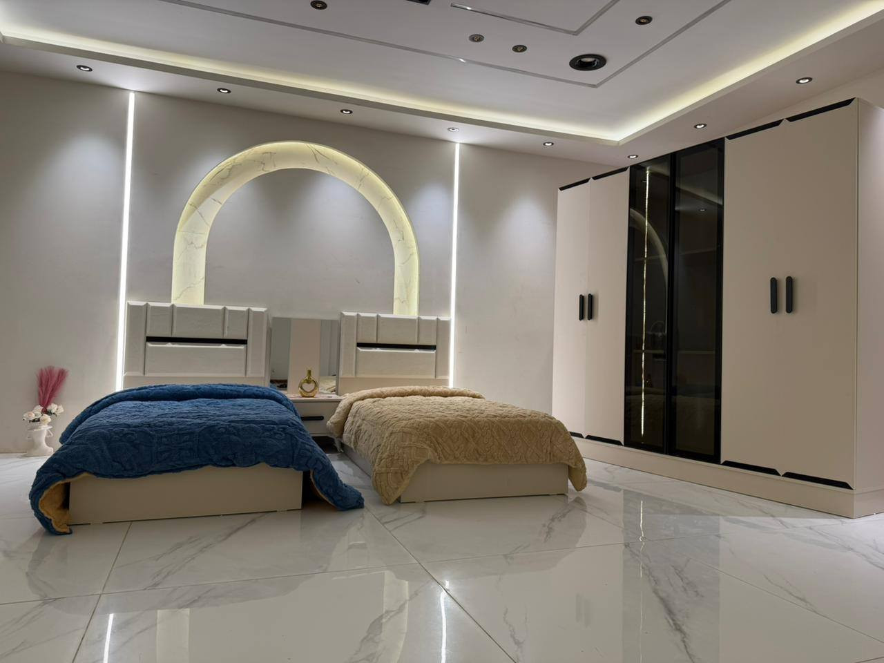 تقدم لكم مجموعة الزيادي أحدث موديلات غرف النوم بتصاميم عصرية تجمع بين الفخامة، الجودة، والعملية. تفاصيل أنيقة، ألوان راقية، وتشطيبات مميزة تمنح منزلك لمسة من الجمال والرقي 💫

✳تم وصول موديل ميلان
❇️ 5 قطع  شبابي    
✳كنتور 220
❇️ ابواب المنيوم 
❇️ إناره بل كنتور 

⚠️ ملاحظة: البيع بالنقد فقط 🚫
📍العنوان النجف 
📲 راسلنا الأن وأحصل على كافة التفاصيل 
للااستفسار مراسله الصفحه او تصال📞
***********
