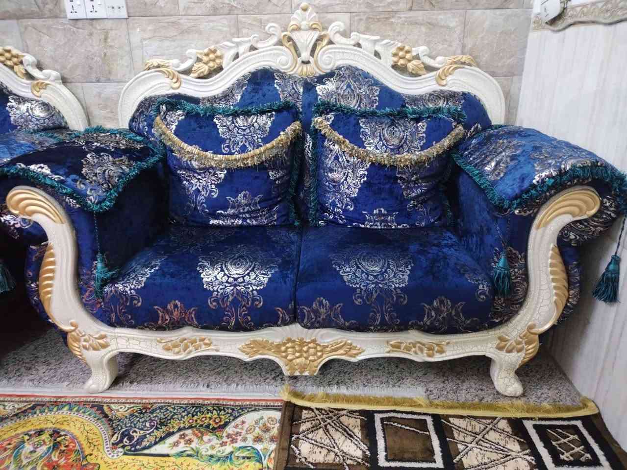 السلام عليكم
تخم للبيع عدد المقاعد 7 كما في الصور 
السعر 350
التواصل على الرقم 
***********
