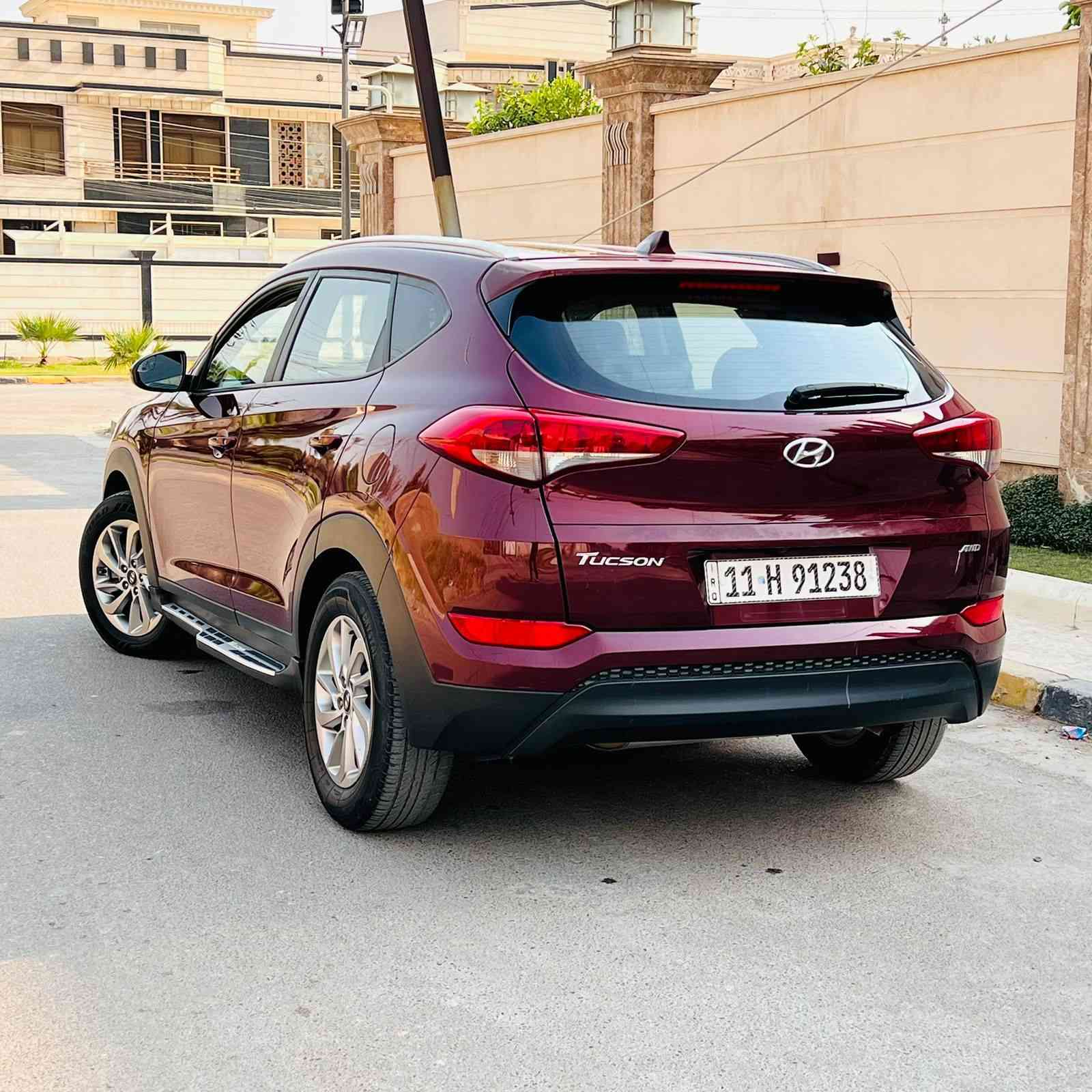 سلام عليكم 
للبيع توسان وارد أمريكي 
موديل 2018 
بيه حادث يأبين مال صدر وربع قماره صبغ 
مواصفات 
شاشه 
كامره 
كشنات دفه
كير محرك تبريده كفاله 
رقم بغداد بسمي
السعر 127ورقه بيه مجال قليل بدون مراوسسسس
مكان سياره بغداد بلديات حي تجار
اتصال على رقم ***********
مك
اتصال على بغداد, العراق
