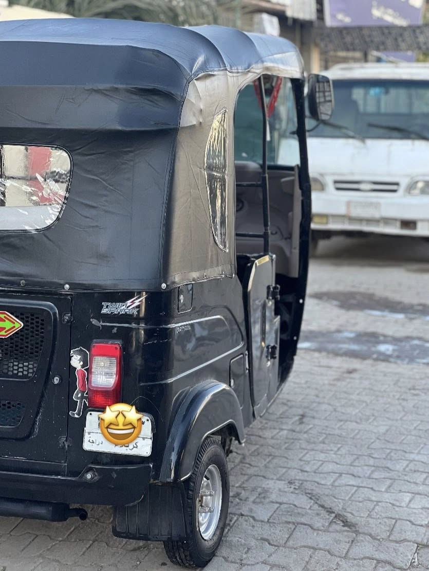 تكتك ٢٢ نضافه ١٠٠٪؜ كفاله عامه ماعده ضربه بلغد بسيطه مكينه كفاله رقم كربلاء تحويل ثاني يوم مشروع وطني 
مكاني بغداد المحموديه سعرهه ٨٣٠٠ وبيها مجال بسيط حك الجيه 
***********
