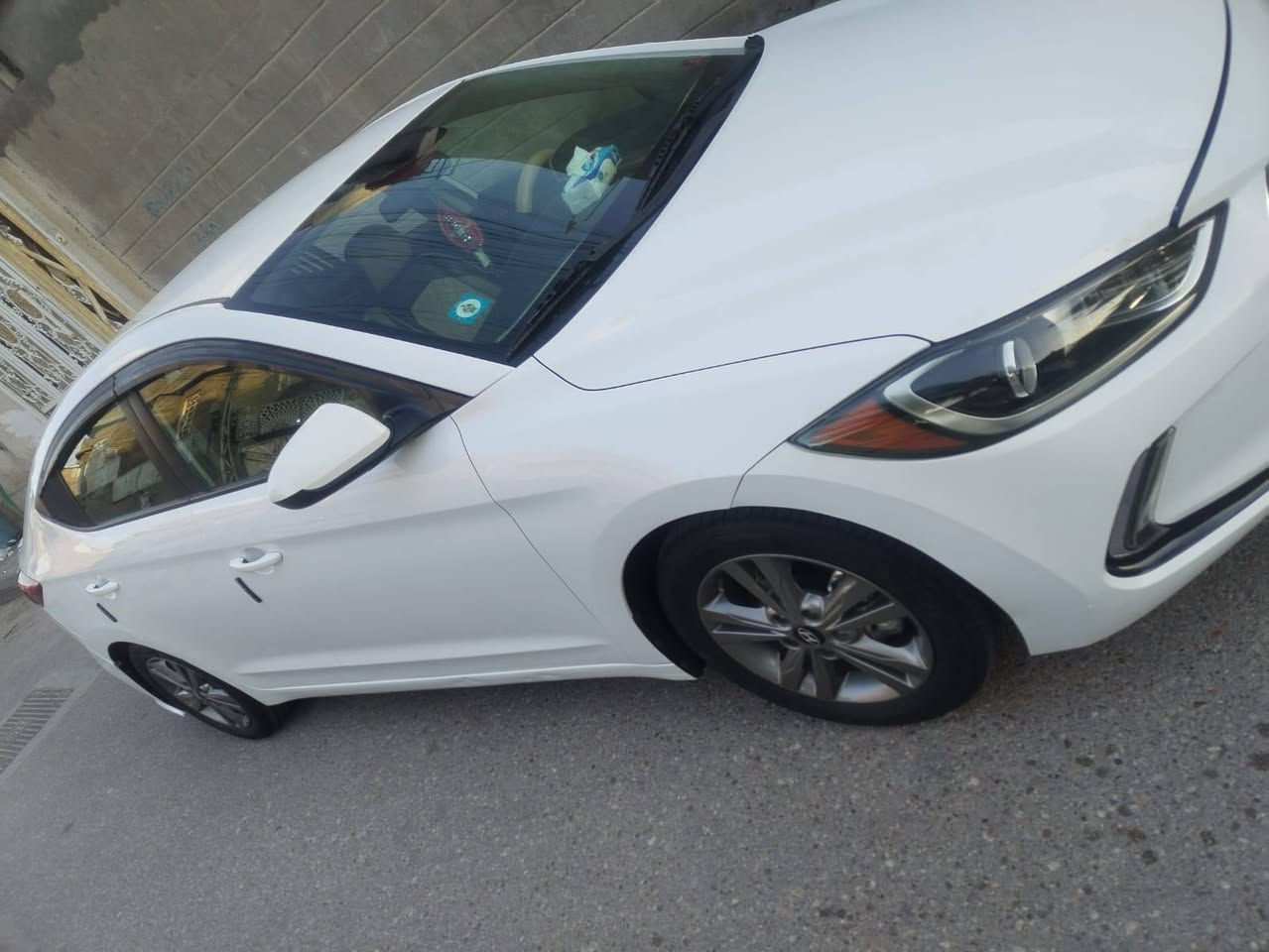 السلام عليكم الانترا 18 وارد أمريكي السياره نظيفه مال بيت حادث بصيط بس بيهه رشات من امريكا وبيهه تكشيرة بصيط بصره بسمي رقم جديد سنويه 31 حي المهندسين *********** مامتواجد عل نت شراي يخابر السعر 30 وبيهه مجال
