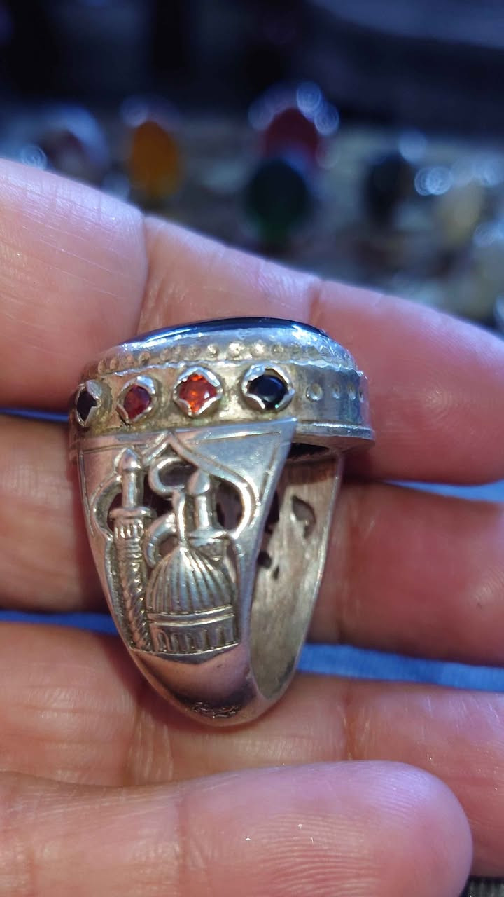 عقيق يماني طبيعي صياغة يدوي السعر 75الف العنوان بغداد زعفرانية فضه 925الهاتف *********** بغداد, العراق
