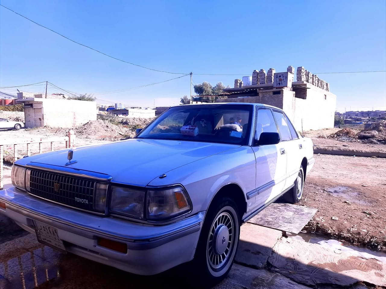 سيدان موديل 1990
رقم نينوى ألماني

كير توماتيك 

مكينه 2.5بطه شرط لا تبخير لا تنقيص

كير محرك حداديه تخم تاير شرط

سنويه بأسمي 

سياره جديده جديده معنى الكلمه

سياره مكفوله من الضربه والتبديل شرط

بيها قطعتين بخ

تبريدكمبريسر تدفئه شغاله

سياره بلاديه شرط احلا من الصور
‏‪0772 101 8752‬‏ صاحب السيارة
