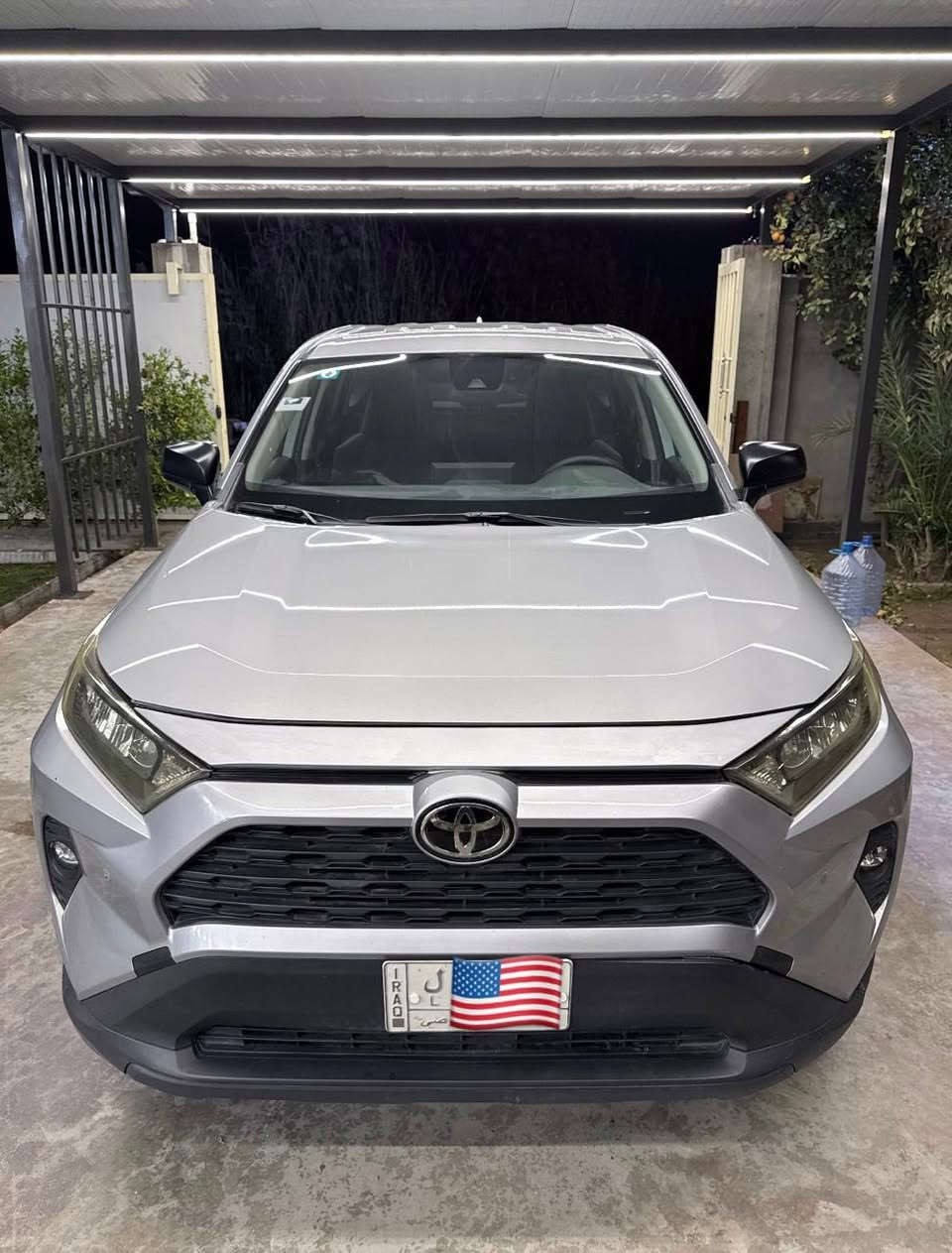 السلام عليكم 
راف فور٢٢ وراد امريكي حادثه دعاميه امامية فقط بدون ايرباك والسيارة مكفولة كفالة عامة مواصفات Le كير مكينة مكفولات السيارة ماشية 64 الف ميل والسيارة عليه سيرفس كامل رقم بغداد السعر22،700 الف$ وبيه مجال
***********
