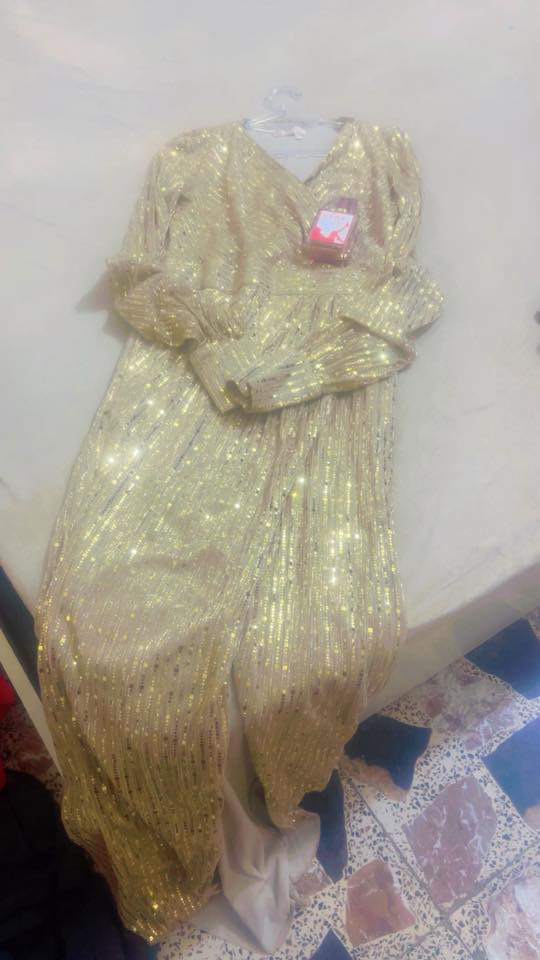 فساتين للبيع كولش جديدات والله ماخذتهم كولهن الواحد ع 70  حاليا الاسود سعره 30 يلبس حد وزن 70 والباقيات الواحد على 15 ذنيج قياسهم 42 المكان مدينه الصدر ‭0773 035 7101‬
