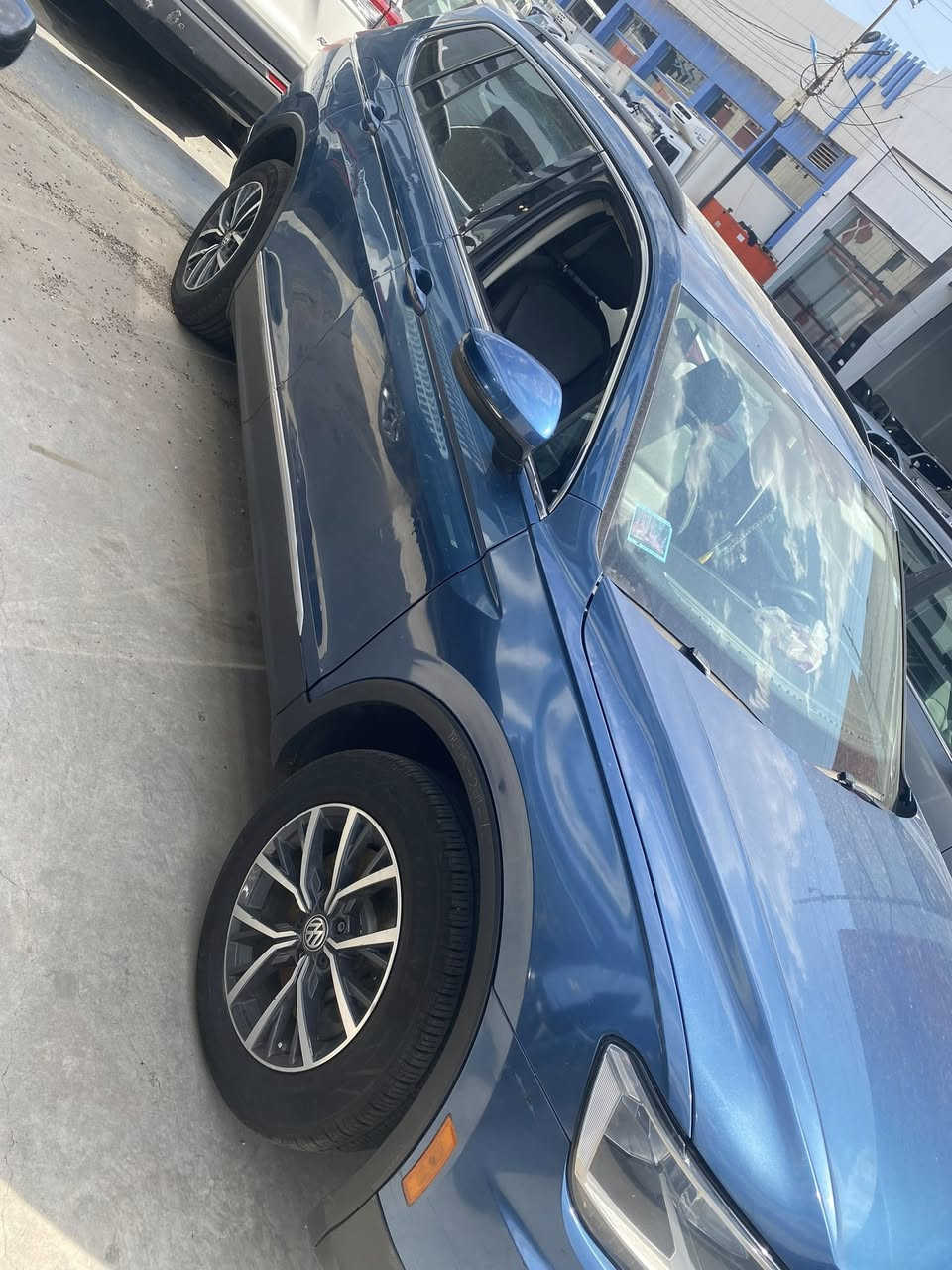 فولكس واكن تيكوان موديل : 2020
اللوان : ازرق ميتالك
ملاحظة السيارة : السياره حادث جاملغ خلفي وباب خلفي عندي سونار ابيعلك عل سونار 
رقم سليمانيه بأسمي
المواصفات : 
فول فول مواصفات 1/1
ابواب بصمة
‏‎بصمة تشغيل 
تشغيل عن بعد : Remote Start‏
‏‎شاشة دشبول ديجيتال
شحن وايرليس ‏‎
كاميرا
هاند بريك بصمة
اوتو هولد :    Auto Hold
اوتو ستارات : Auto Stard 
اوتو ستوب : Auto Stop‎
رادار امامي (تحديد مسار)
‏‎رادار جانبي (نقاط عمياء)
كشنات جلد لون اسود
كشنات كهربائي 
‏‎كشنات هيتر 
تحكم ستيرين
تبريد مركزي
لايتات ليد وعدسة زينون بيلادي
‏‎بكلايتات LED بيلادي
‏‎ويل كروم سبورت
السعر  160 وبيها مجال قليل 
‏‎وبعد هواية مواصفات…
‏‎لاستفسار اكثر الاتصال علی هذا الرقم
☎️ *********** واتساب 
عنوان📍بغداد حي الخضراء
