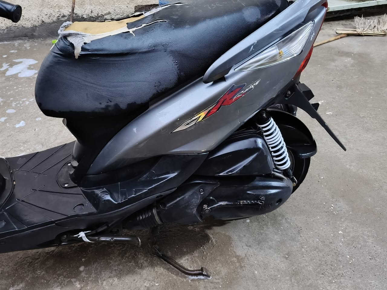 سلام عليكم
دراجة ماكس ثعلب جيتي ار للبيع مكفولةةة رمبه اي نقص مابيها ب 850 وبيها مجال حك الجية بيك خير وتدلل
بس عليها ملاحضات استهلاكية رجاء رجاء لتكسر بلسعر
يرادلها تبديل لايتات امامي وتنضيف كابريتر و تجفيت او تبديل دبل امامي حسب انت وايدك بعد
مكاني بغداد شعب رجاء لحد يكسر بسعرهة معجبك السعر الله وياك
امانة الله الدراجة من دابيعها قطعة من گلبي 
ولتنسون الاسعار حتصعد وية سد الاستيراد يعني اذا متاخذ من هسة سلملي بعد ايدك والمليون وربع
الشراي يتفضل لو خاص لو عل واتساب ***********
