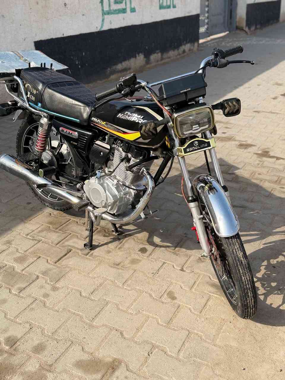 السلام عليكم دراجه لبيع صار شهرين ونص من أخذته   خمسه كير نامه جديده اصوليه سعر مليون ميتين ‏‪***********‬‏ ما متوجد عل فيس
