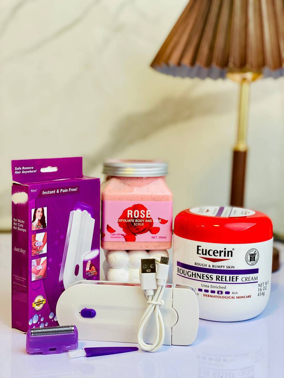 جسمج مثل صباره🌵
شعر تحت الجلد وتصبغات لكيت الحل
عرض تقشير وترطيب وازالة الشعر من الجسم يتكون من مقشر الورد +مرطب يوسرين + جهاز إزالة الشعر الليزريه 💯💯

1.مقشر الورد الاصلي
وتمتعي بالنظافة و النضارة مع مقشر الورد 🌸 وتخلصي من الجلد الميت وجلد الاوزة
🌸 يمنحك تنظيف عميق للبشرة. 
🌸 يزيل طبقة الجلد الميت والاوساخ. 
🌸 يمنحكِ نعومة ولمعان بعد التقشير. 
🌸لايسبب جفاف للبشرة. 
🌸 يخفف اسوداد في الركب والابط والأماكن الداكنة ويبيض الجسم. 
🌸 رائحة الورد تدوم فالجسم لفترات طويلة. 
🌸 صالح للوجه والجسم والمناطق الحساسة والقدمين 
🌸يستخدم مره او مرتين اسبوعيا

2.مرطب يوسرين 💦  Eucerin
مرطب بعمق يساعد على الاحتفاظ بالرطوبة لتحسين مظهر البشرة الجافة والخشنة ثبت سريريا أنه ينعم البشرة الخشنة
كريم Eucerin Roughness Relief Cream يرطب بشكل مكثف ويساعد على الاحتفاظ بالرطوبة لتحسين مظهر البشرة الجافة والخشنة
تركيبة سريعة الامتصاص غني باليوريا 
خال من العطور والأصباغ
معالج لجلد الوزة 👍

3.المكينة الليزريه 😍
تستخدم لإزالة الشعر بدون آلام وبدون جروح ، والضوء الليزري الموجود بيها راح يأخر نمو الشعر لفتره طويله ، وراح ينخفض نسبة الشعر الى 50% بعد الجلسة الرابعه ،، آمنه جدا وصغيرة بالحجم ممكن تاخذوها وياكم لكل مكان ، تستخدم لكل مناطق الجسم حتى الوجه والمناطق الحساسه ، وتستخدم للرجال والنساء ، تعمل عالشحن 😍
سعر العرض 22الف 
🚘يوجد خدمة توصيل لجميع محافظات العراق ٤ الاف🚘


**إذا كنت صاحب هذا الإعلان وتريد حذفه لأي سبب، رجاءا أرسل رسالة إلى الدعم الفني**