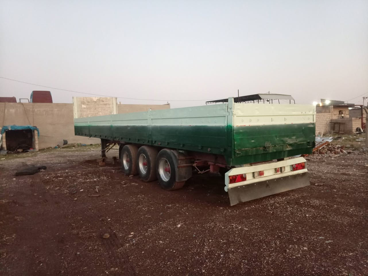 سلام وعليكم عربانه جناب لبيع تلث دناكير وربيه مكفوله كفاله عامه سعره ٥٠ بيه مجال لطيبين ***********
