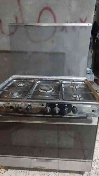 طباخ ابو 5عيون نضيف وشغال ناره زركه شرط لفحص للبيع شراي يتفضل خاص رقم لهاتف ***********عنوان ميسان عمارة
