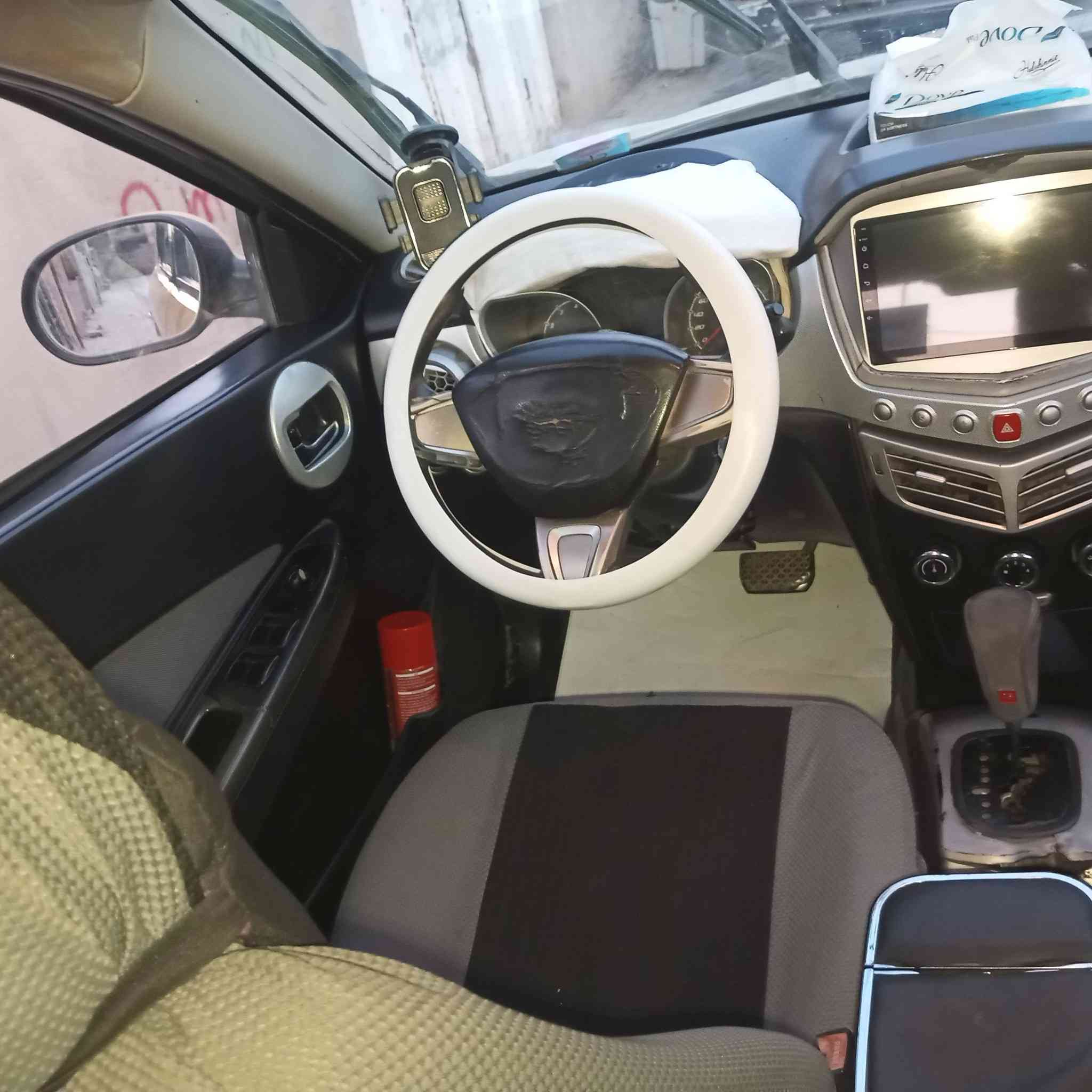 سلام عليكم سيارة فاو أولي للبيع او مراوس حسب لقناعة موديل 14 كير محرك كورلة 1600 سيارة خير من الله جاهزة نقص بس تبريد كهربائيات كلهة شغالة غرفتهة حلوة وكشرهة تجي وتكلب براحتك بيهة ضربة بل بجم ومصلح نفسة لعنوان بغداد مدينت الصدر نهايت شارع الداخل السعر 28 وبيهة مجال رقمهة بغداد الماني تحويل ثاني يوم رقم الهاتف ***********
