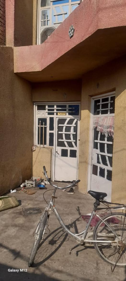 بيت للبيع ١٢٠ متر واجهه ٦ ونزال ٢٠ طابقين بناء كلاسك 
كراج مدخلين صاله ومطبخ وحولي وحمام وغرفه ومنور
طابق ثاني ٣ غرف وحمام وسطحين 
خدمات ماء كهرباء مجاري تبليط عرض شارع ١٠ متر 
الموقع الغزالية شارع الضغط خلف جامع الحمزه 
للاستفسار 
زيارة مكتب المشجر للعقار بداية شارع المشجر مقابيل محطة الوقود 
او اتصال 
***********
***********
***********
