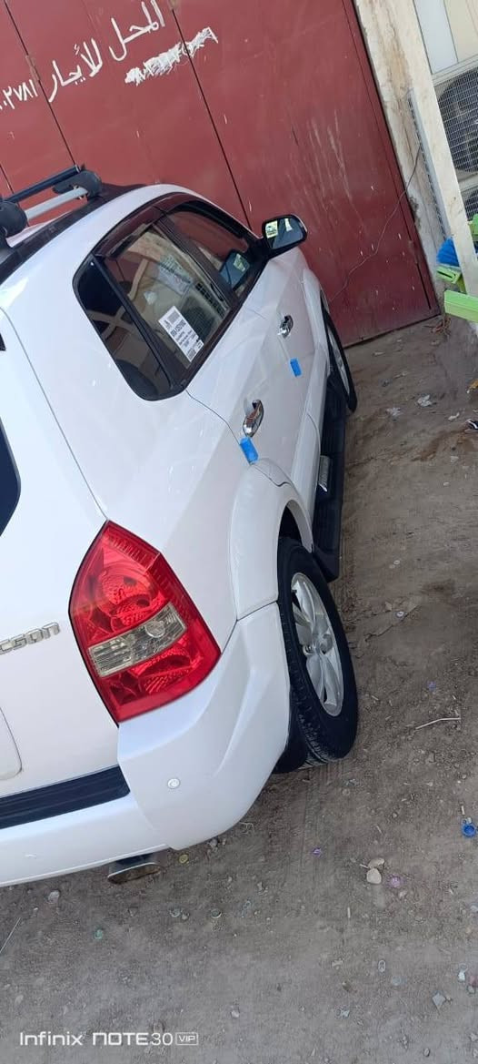 السلام عليكم 
مكلف بالنشر 
توسان 2009 خليجي رقم اربيل دولي سنوية جديدة 
- مكينة 2000 مبدلهة حاوية جديدة 
- الكير بحالة جيدة 
- الحدادية جديدة 
- تبريد مدام وجديد
- فتحة 
- منظومة ABS
- حساس خلفي 
- كاميرا خلفية 
- شاشة اندرويد 
- ويل كب 
وبقية المواصفات المعروفة 
السيارة كفالة من ضربة صبغ تبديل 
بيها بارد يسيط بحافة الجنطة وبراغي البنيد مفتوحة اثر تبديل المكينة وحالوب ناعم 
المكان محافظة الديوانية / قضاء الشامية
السعر 130 وبيها مجال  
للاستفسار الاتصال على صاحب السيارة

‏ ***********
‏
