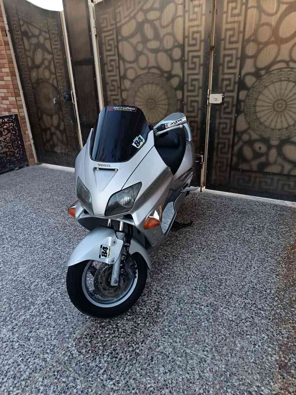 فورزه للبيع الدراجه كلش نضيفه استعمال بيت حساس ازدحام لايت زنون اي بيس مانع تزحلق كهربائيات كلها شغاله تريها رمبه كلش ناعمه الشراي يتصل
السعر 900وبيها مجال شي بسيط حك جيه
***********
