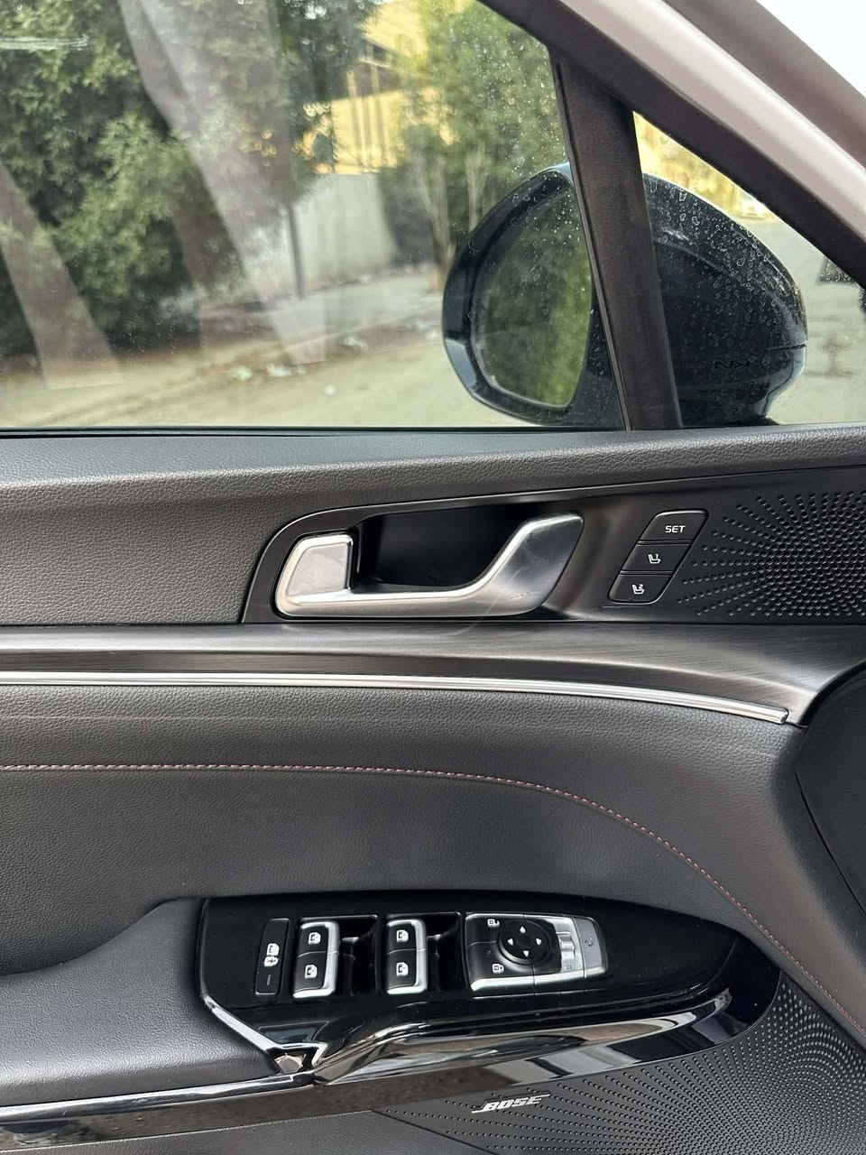 كي فايف جي تي 2500 تيربو 
فول للاخير 
بيه جاملغ خلفي صبغ فقط بدون ايرباك 
ماشيه 24 
بغداد باسمي اني رقمته ع ايدي
سعر ب 220 وبيه مجال بسيط 
***********
مكانه بغداد الدوره
