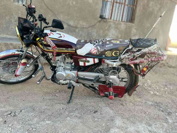 للبيع موديل ٢٥ /٤كير سعر ٩٥٠ وبي مجال مكاني راوه صاحب دراجه 
‭٠٧٨٢ ١٠٧ ٦٦٤٨‬
