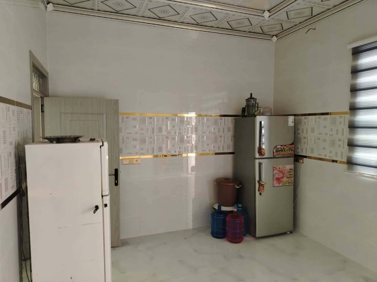 دار 300 متر 10*30 بناء درجة اولى بناء حديث خمس غرف نوم تكريت القادسية قطعة 500 السعر 225 مليون للاستفسار ***********
