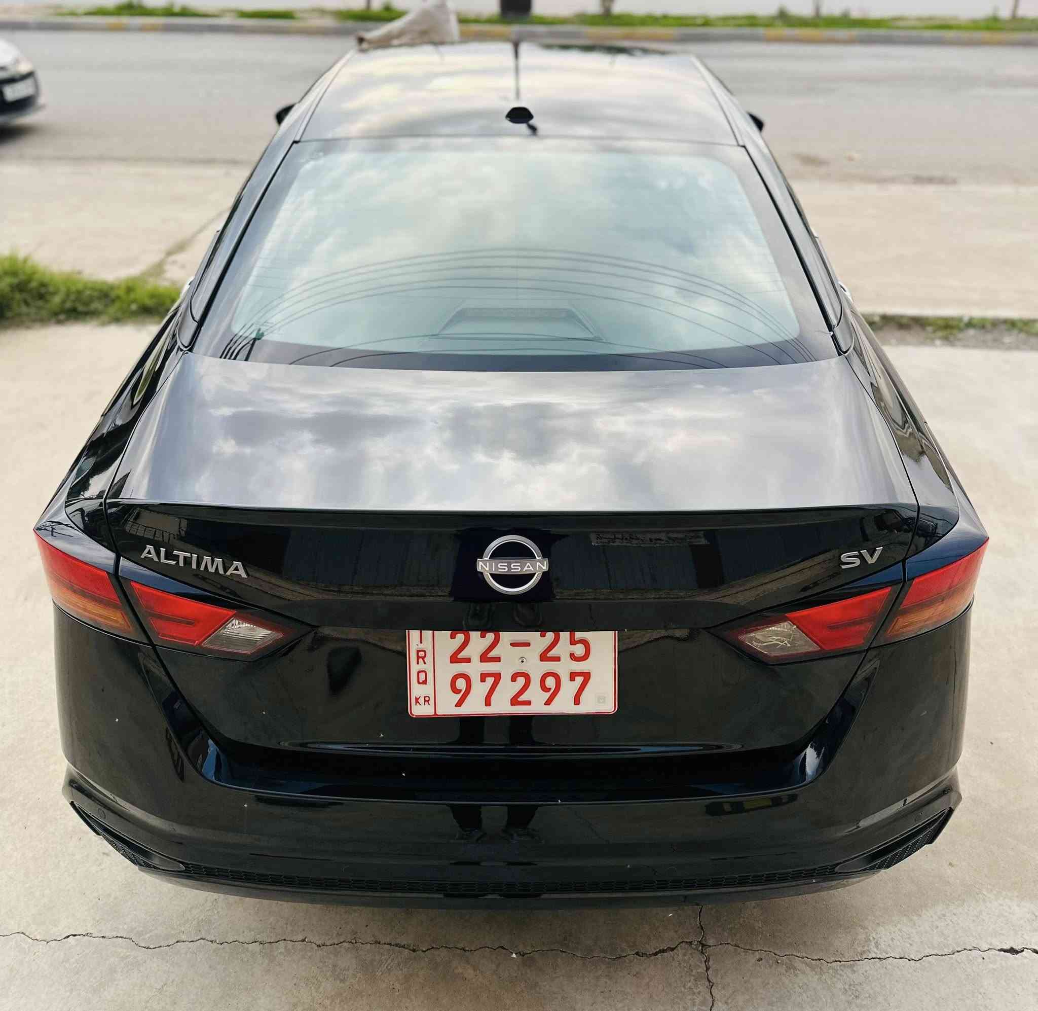 للبيع التيما SV
السعر 143 بيها مجال بسيط 
***********
موديل 2024 
ماشيه 27 ميل 
الون اسود  
تحكم ستيرن 
تثبيت سرعه 
كاميرا خلفي 
رادار خلفي 
رادار جانبي 
تايرات شركة 
بصمة أبواب 
بصمة تشغيل 
كشن كهربائي
لايتات زنون بلادي 
صدر امامي خلفي شركة مملعوب بي 
كير مكينه بشرط 
تبريد ثلج 
حجر بلادي
السياره فقط جاملغ بونيد صبغ سونار بلمنشور 
مع رقم الشاصي 
1N4BL4DVXRN378636
 كاتي وياها شهرين لترقيم تترقم شمالي اربيل سليمانيه دهوك حسب الرغبه 
تريدها مرقمه جاهز تريدها بدون رقم 
مكان السياره ديالى خانقين
