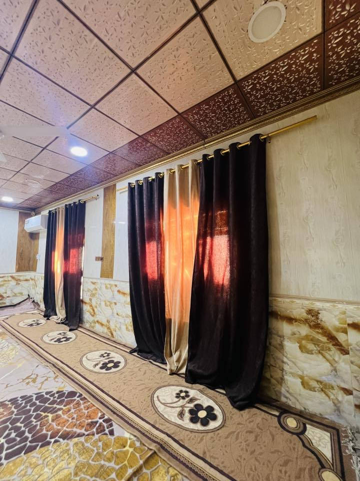 بيت للبيع يتكون من ٣غرف وصاله ومطبخ وصحيات خارجيه وبراني ومساحته ٤٥٠ متر بيت ركن شارع تبليط 

العنوان الديوانيه قضاء الشافعيه قرية ال محنون 
للاستفسار اكثر اتصال على هذا الرقم ‭٠٧٨١ ٣٦٩ ٩٢٩٠‬
