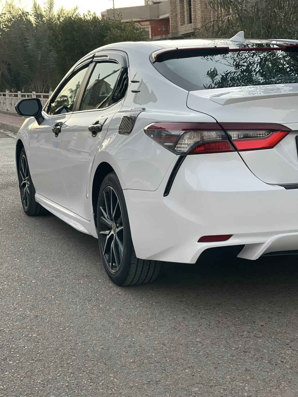 كامري موديل 23 فئه SE تشغيل سويج شفتات مقود تحديد مسار تحكم جهتين شاشه كار بلي كشنات جلد ومخمل 3انضمة قياده ايكو نورمال سبورت حره باسمي الضرر كما موضح بالصور تبديل بنيد بلادي نفس الون 
للاستفسار ‭0780 471 2939‬
