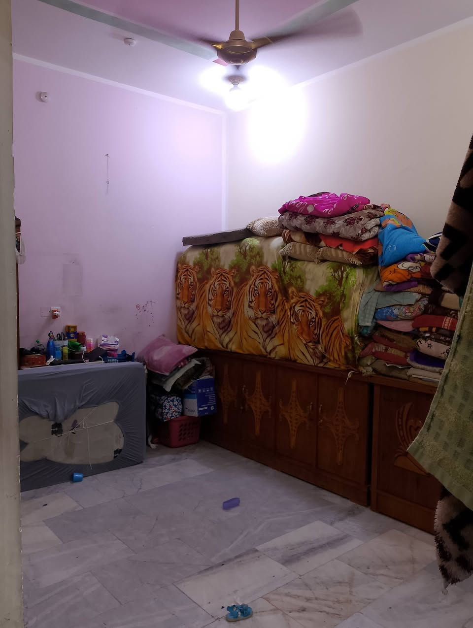 بيت طابو صب مساحه ١٠٠ متر طابو صرف 
ب الاسكان صناعي نزله ثالثه قريب ع طريق ناصريه سوك شيوخ 
بي 
غرفه
صاله 
دوانيه 
مطبخ 
صحياات 
وفوك غرفه وصحياته 
الشراي يتصل ***********
