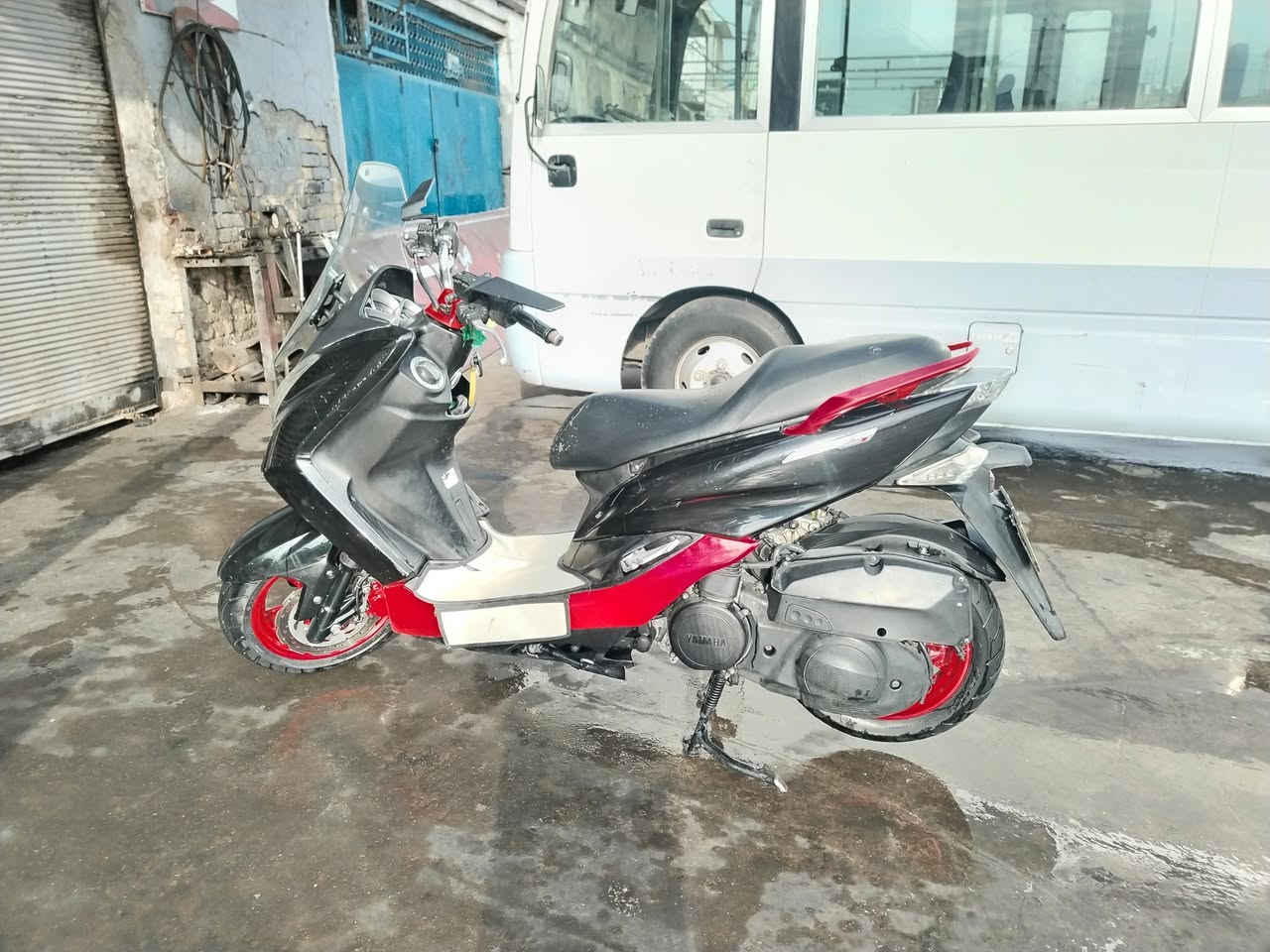 السلام عليكم دراجة ماجسته s محرك 155 درجة حلو كلجات  جديد قايش جديد ونضيفه اي نقصه مابيهة نوزل استان كهرباء ليته زنون سكليتر خطين المكان ساحة عدن *********** السعر ١١ ورقه
