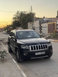 سلام  عليكم  جيب جراند شيروكي لمتدد موديل 2012 وارد خليجي  فول مواصفات...