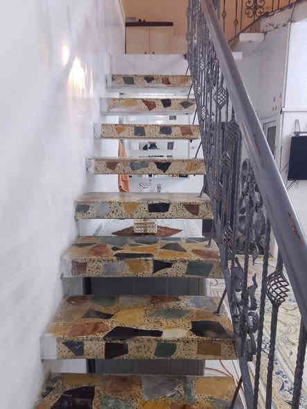 بيت للبيع  حي عسكري خلف ملعب مساحه150متر مربع نوع العقار(رقم بللديه ) بناء طابق واحد غرفة نوم1
استقبال هول خطار مطبخ حمام صحيات كاشي سيراميك البيت موجه عل شارع  السعر60مليون وبي مجال رقم الهاتف***********
