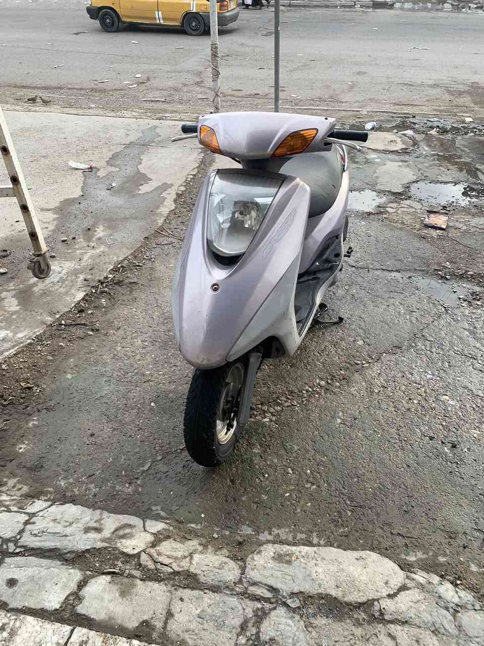 سلام عليكم بريز لايت جوة الدراجة نازلة رمبة صارلهة ١٠ ايام الدراجة مكفولة من كلشي السعر خاص و اي ستفسار اني خادم ***********
