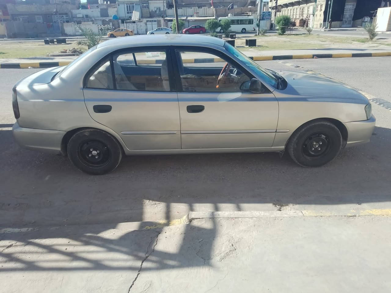 سلام عليكم هوندا فيرنا موديل 2000كير عادي رقم بغداد هزه جديد مصبوغة عام جماليه مكان بابل اسكندريه مكلف بنشر رقم راعيه*********** اتصل على رقم سعر 40 بيها مجال
