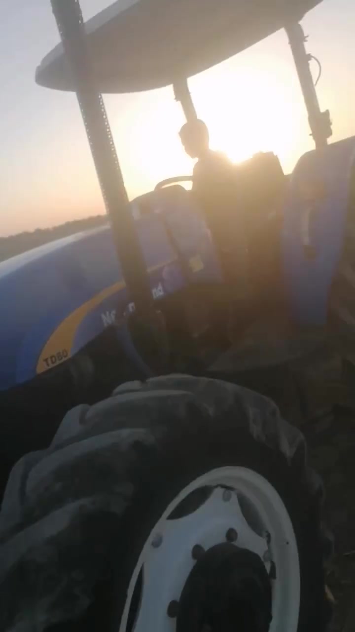 يوهلند للبيع موديل ٢٠١٧ رقم سليمانيه رقم انكليزي جديد 
مكينه كل على وظع الشركة
لاصرف ولا بخار ترهم مراوس بسياره حديثه بيكم هايلوكس رقم شمالي
للاستفسار *********** أو ***********

