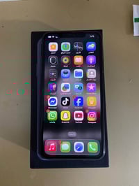 ايفون ١١ برو ماكس • ٢٥٦ • بطارية ٨٣٪