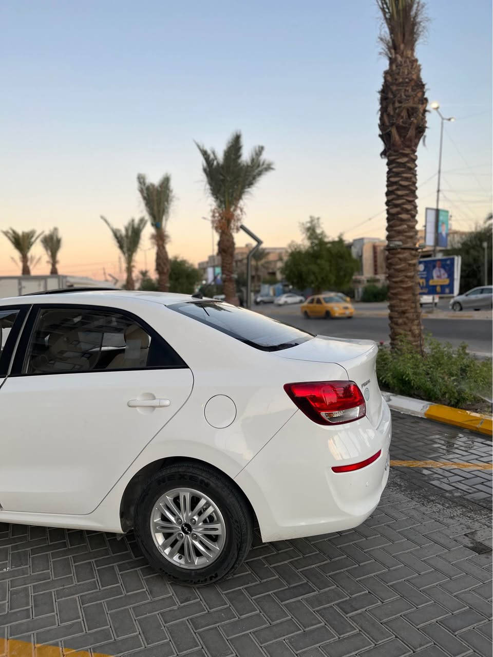 السلام عليكم

كيا بيجاس 2023 لون ابيض ماشية 30 الف كيلو وارد خليجي كفالة عامة رقم اربيل  

 وكالة

  فول مواصفات 

شاشة كار بلي 

كامرة دوارة

كروس سرعة 

حساسات خلفية  

حساس اطار 

مانع انزلاق 

اشاير 

 فتحة سقف 

داخل اسود

AUX و USB

بلوتوث وحاكية تليفون

ادامه لمجموعة الوقود كاملة

مقاعد مخمل +مدوشمه

مكاني بغداد 

رقم مميز

السعر120 وبيها مجال

للاستفسار 

*********** واتساب بغداد, العراق
