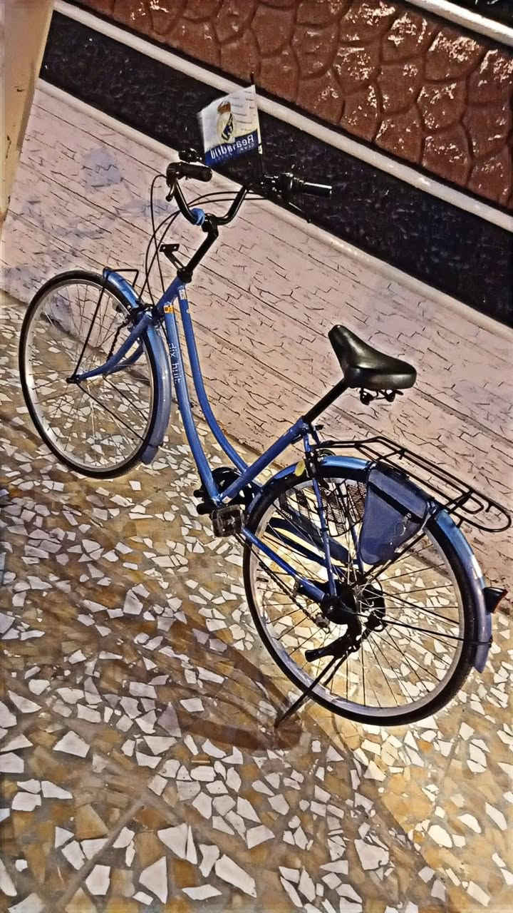 للبيع بايسكل عبدالحليم حجم 26 نضيف كير سبع نمرات شرط نضافا كدام العين الاستفسار على الخاص او على الرقم ***********
