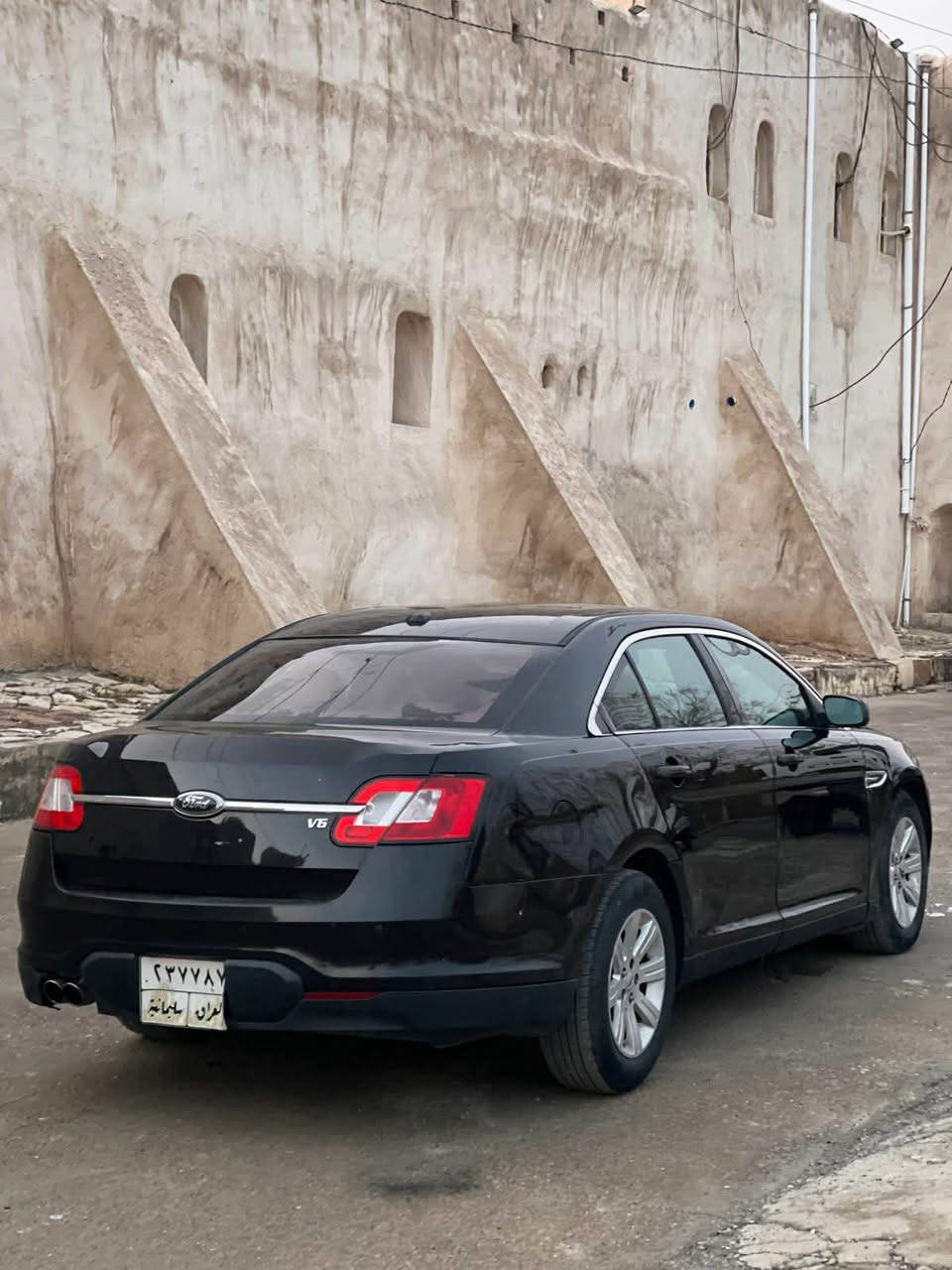 فۆرد تۆرۆس مۆدیل ٢٠١٠ ناو زەرد  دوو پارچەی بۆیاغە جەمپێکی دواوەی هەیە نمونە لە جوانی گێڕو مەکینەو کارەبای و توندوو تۆڵی بەشەرتە سعری ٨٣ وەرەقە 
***********
*********** كويسينجاك, أربيل
