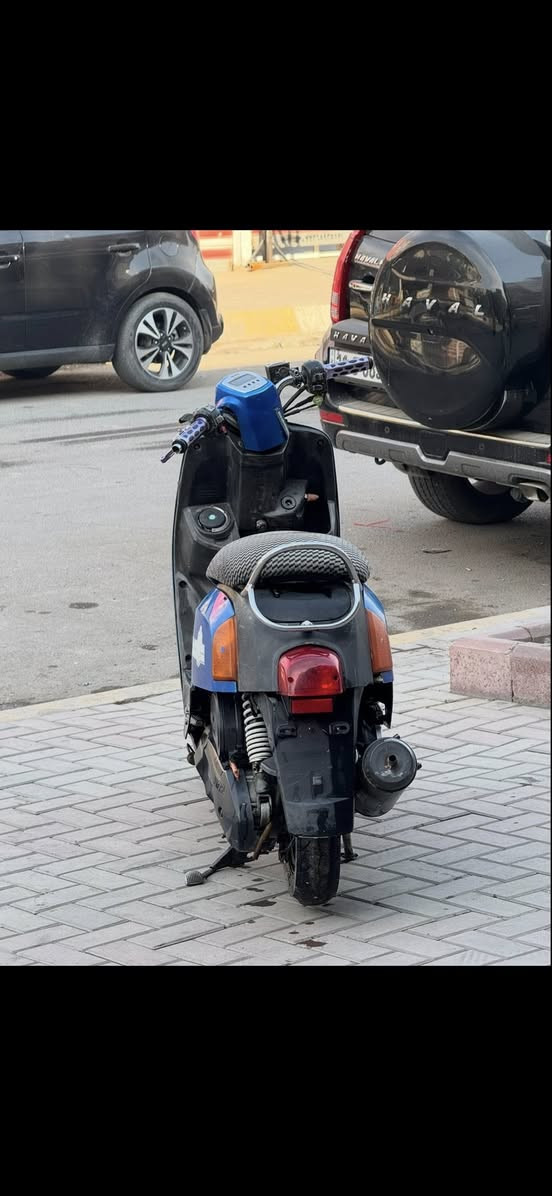 دراجه بوليس للبيع  دراجه حلوه بمعنى لكلمه حلوه بيها عطل واحد بس سلف مجاي دير فقط مكان لدراجه بغداد زيونه الدراجه رايدها ب٤٠٠ وبيها مجال حك لجيه  ***********
