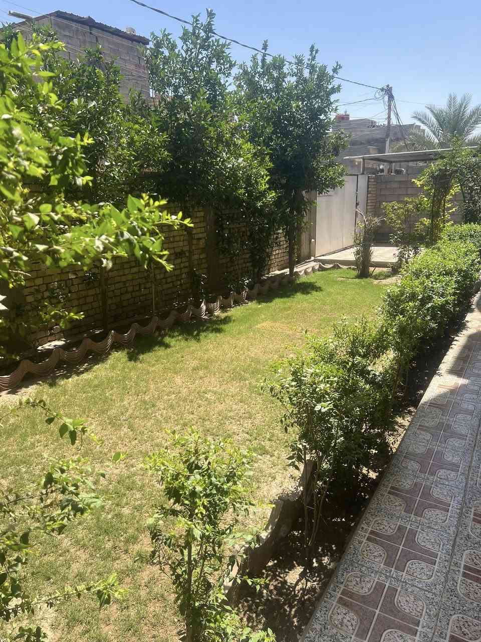 السلام عليكم 
بيت للبيع في منطقه الشيحه زراعي مساحه 300طابقين 

حديقه جبيره 

استقبال ٩ونص 5X

2صاله7x5

4غرف نوم كبيره وواحد سويت 

٤حمامات مع الغربي 

كراج يتسع لسيارتين

مطبخ 
السعر ٢٠٠
تفاصيل اكثر خاص او اتصال 

***********
