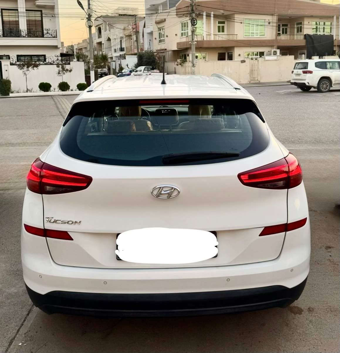 هۆندای تۆکسۆن 2019 خەلیجی 10 پارچە ڕەش لەسەر ساغە برێک لە پێ کوشن کارەبای ئاوێنە کارەبای دەرگا بەسمە هەموو شتی نوێیە 73 هەزار ڕۆیشتیە 
نرخی ١٧٠ وەرەقە و مەجال 
ڕەقەم *********** أربيل, العراق
