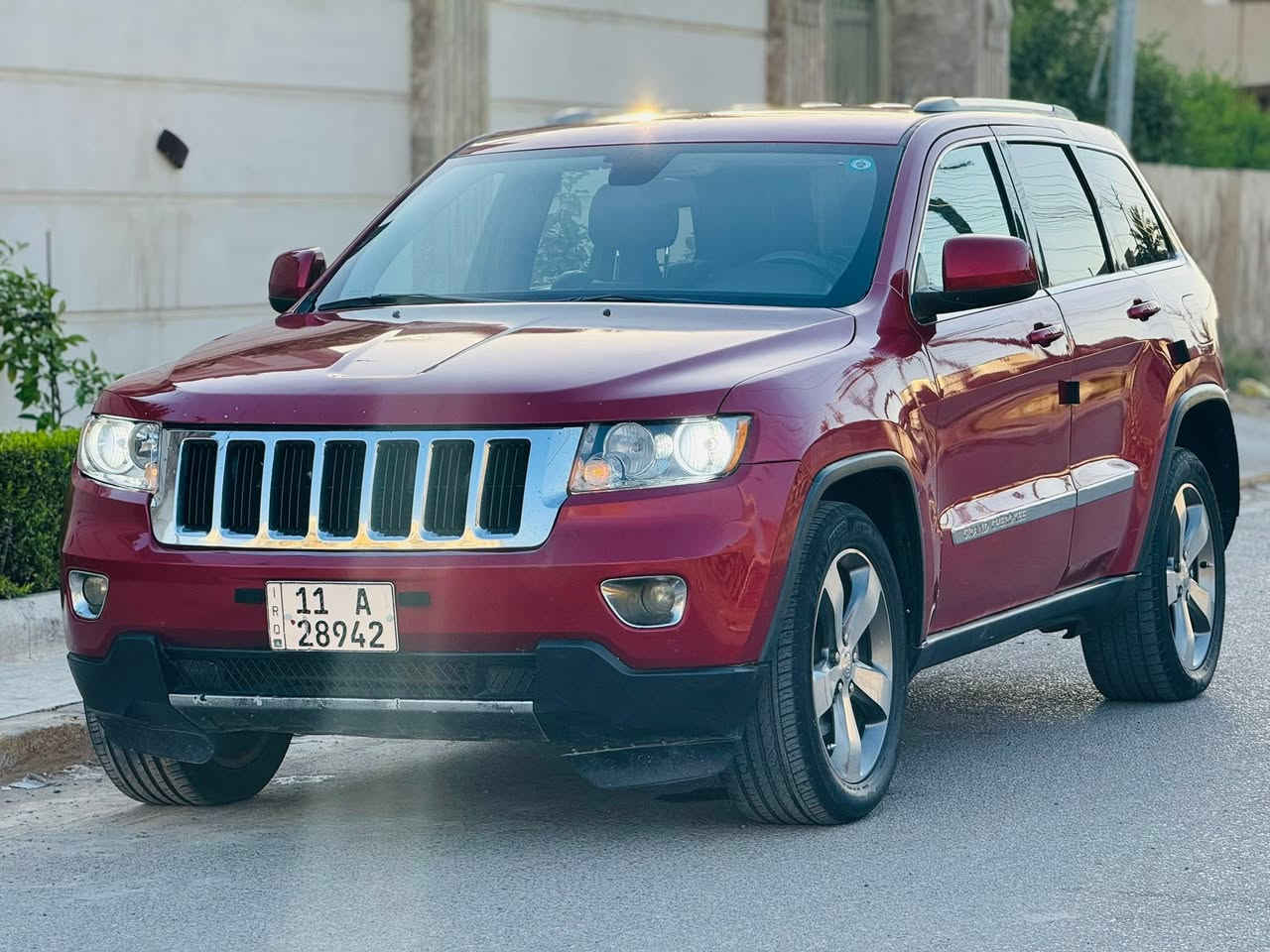 السلام عليكم جيب موديل 2011 
معروضه 115 وبيه مجال بسيط 
رقم بغداد دولي بأسمي تحويل مباشر مكينة 3600 كفالة من الفتح كير كذالك كفالة من الفتح صدر امامي خلفي جديد تخم تاير جديد السياره جاهزة كل نقص مابيها مواصفات شاشه كبيرة بصمه تشغيل فول تحكمات ستيرن كراسي أمامي كهربائي حساسات امامي خلفي وبعد بيها هواي مواصفات 
((((السياره بيها قطع صبغ أبيع حزام كفاله شواصي ودواخل))))
 للاستفسار***********
العنوان بغداد
