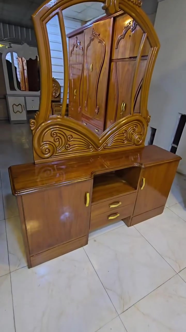 مستعمل للبيع 
نضيفة جدا 
التفاصيل والسعر داخل الفيديو 
***********
***********
